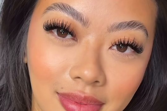 Textured lash set with laminated brows
